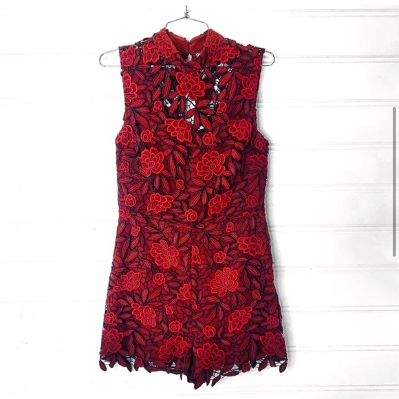 GUESS RED EMBROIDERED RED FLORAL SLEEVELESS ROMPER LINED WOMEN SIZE 4 EUC - Picture 5 of 6